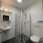 Am Outletcenter 3*