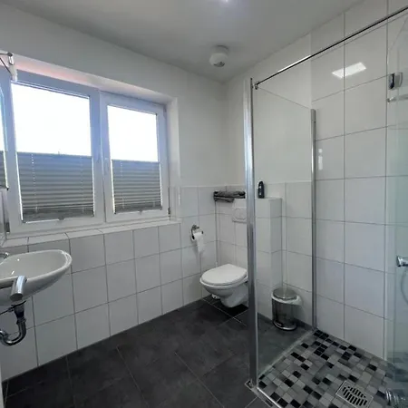 Pensión Am Outletcenter Neumünster