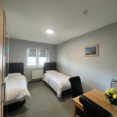 Am Outletcenter Pensión