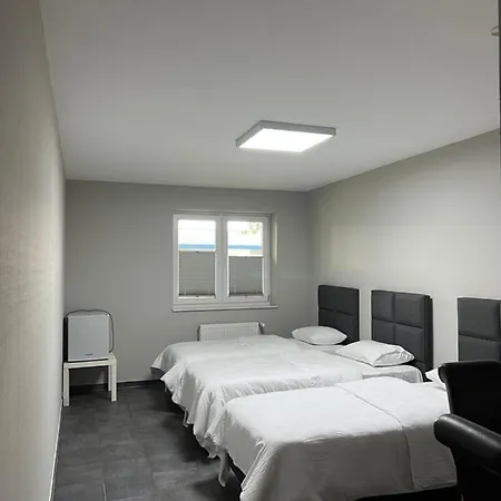 Am Outletcenter Gasthof 3*