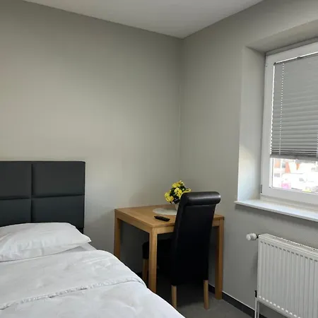 Am Outletcenter Pensión