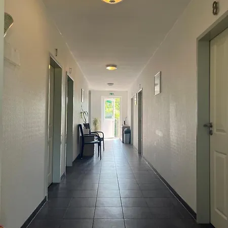 Am Outletcenter Pensión