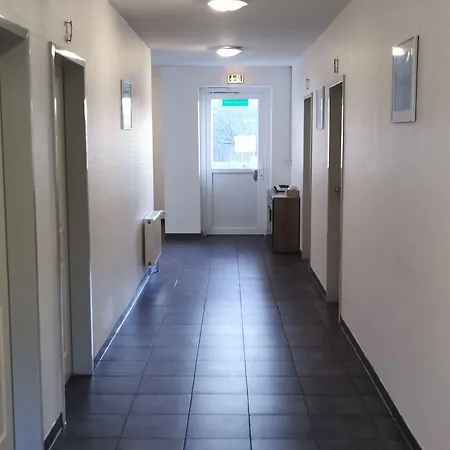 Am Outletcenter Pensión 3*