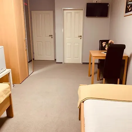 Am Outletcenter 3*